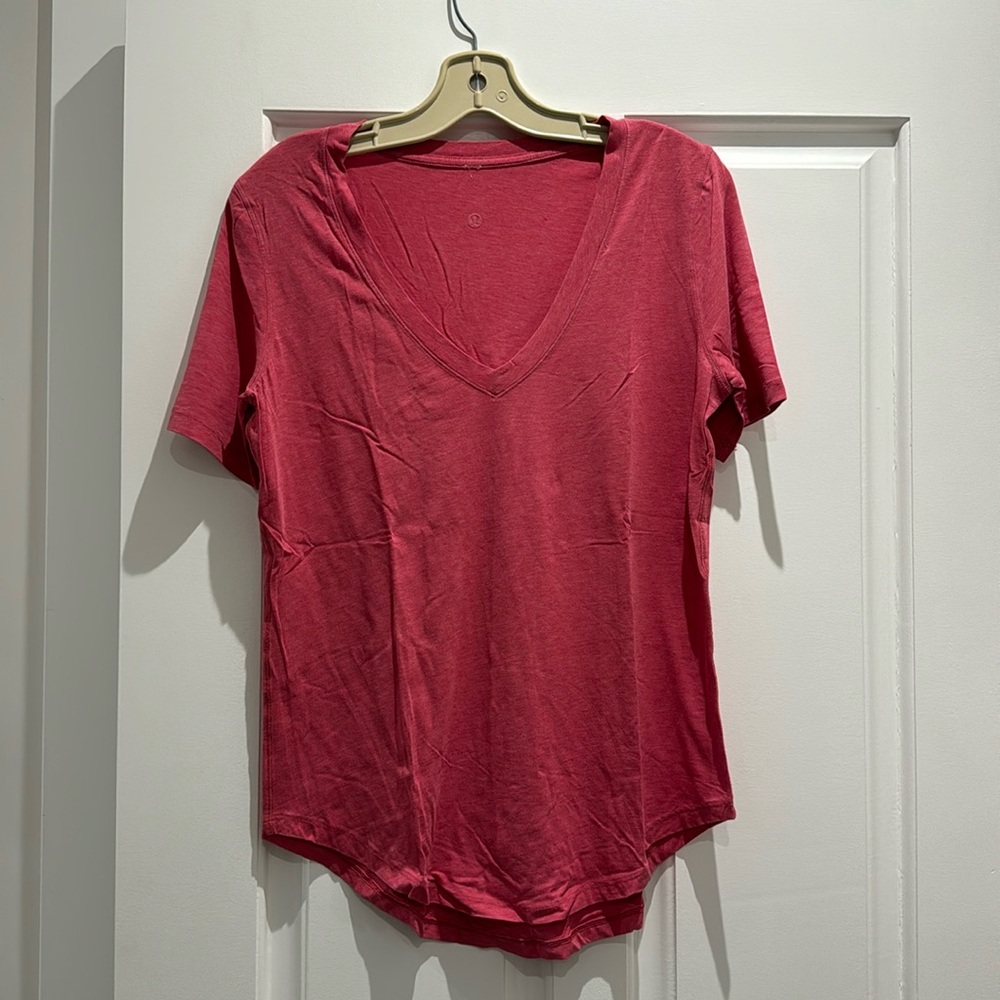 Lululemon classic v neck tee with scoop bottom
